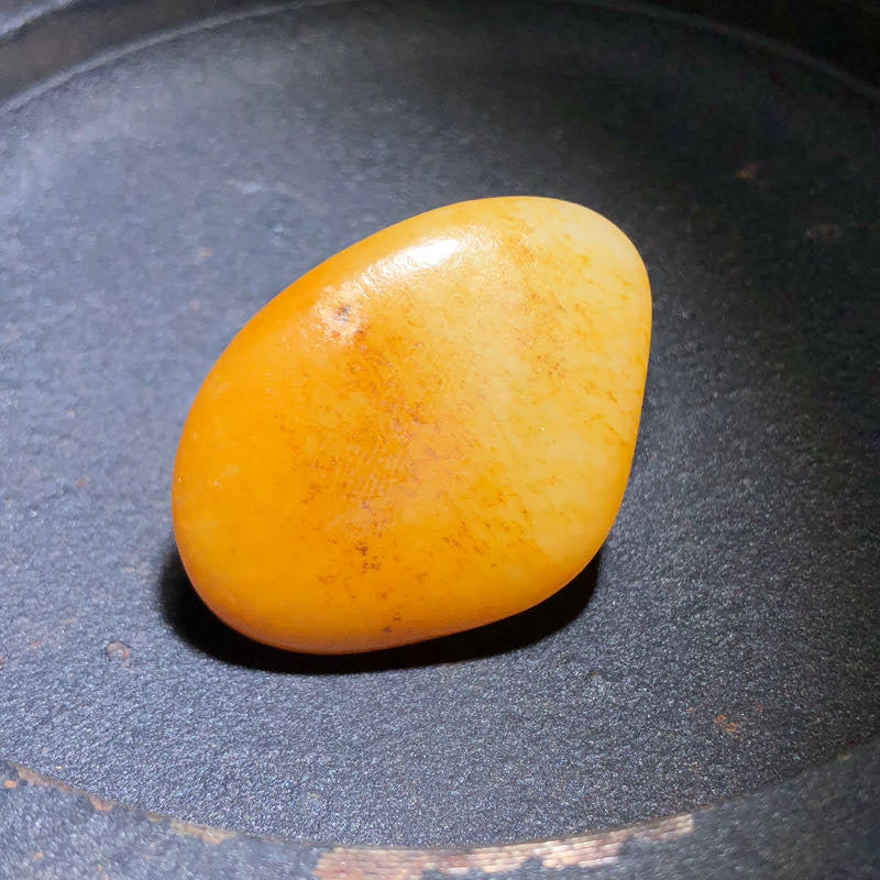 和田玉-红沁籽料原石