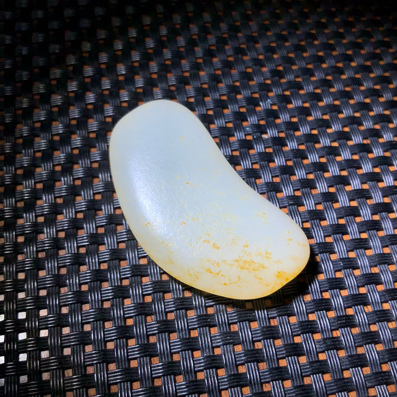 和田玉-洒金皮白肉籽料原石