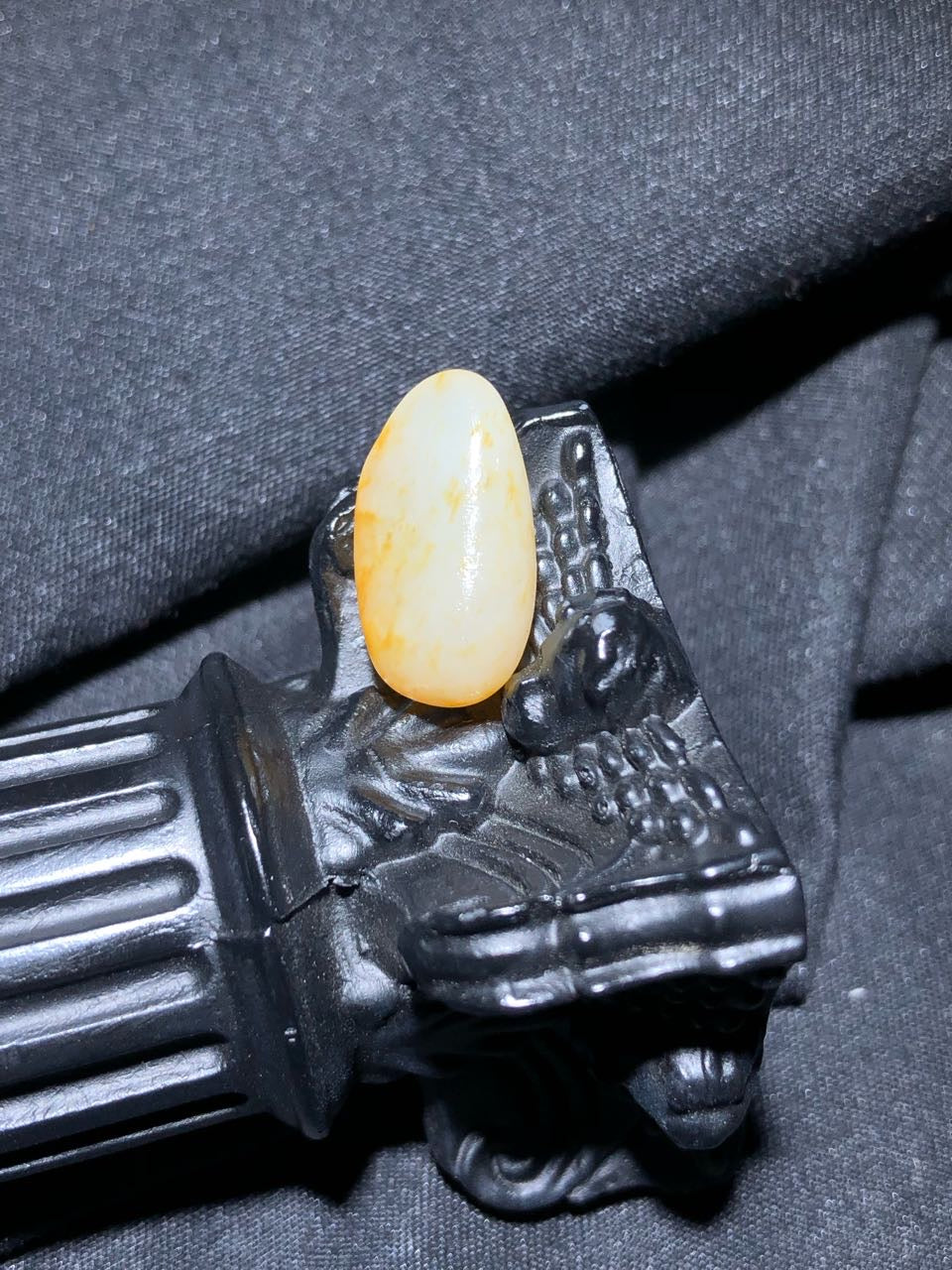 和田玉-洒金白肉籽料
