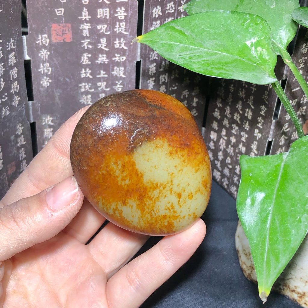 和田玉-红皮白肉籽料原石