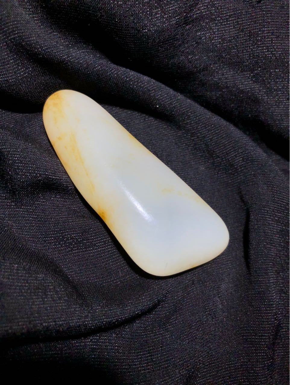 洒金和田玉-洒金皮白肉籽料原石