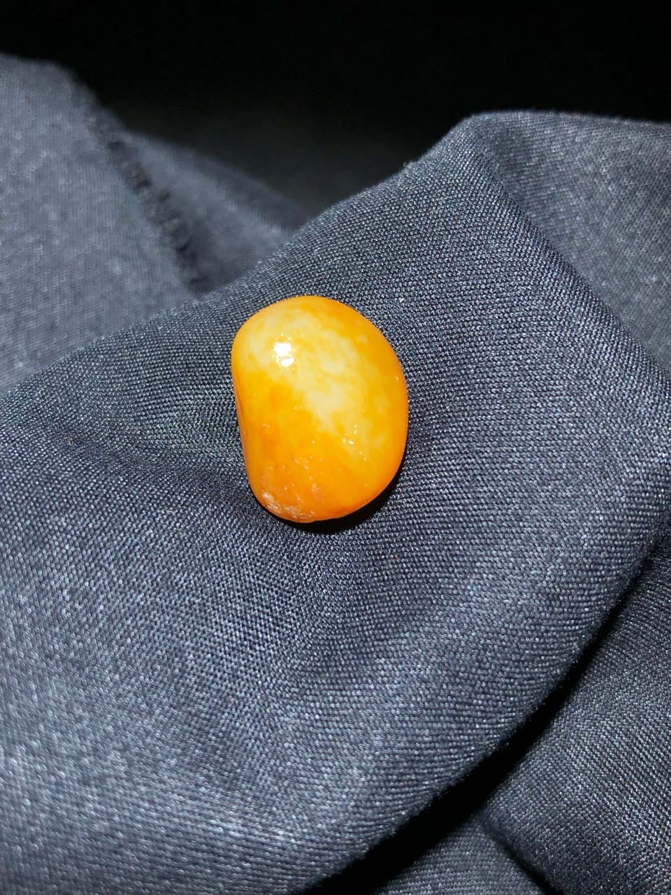 和田玉-洒金皮白肉籽料原石
