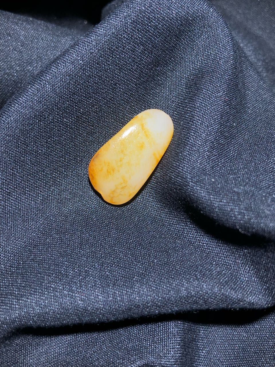 和田玉-洒金皮白肉籽料原石