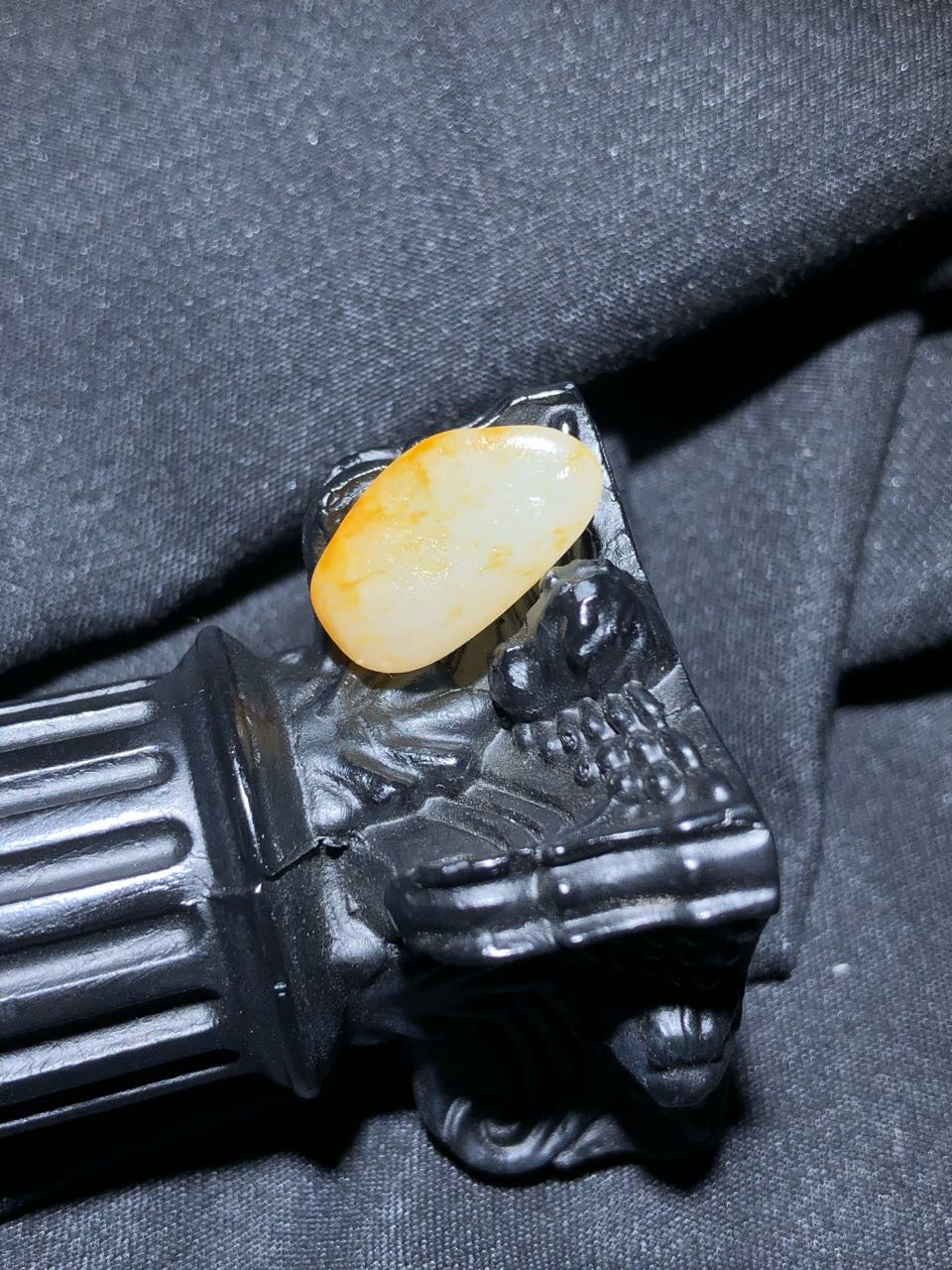 和田玉-洒金白肉籽料