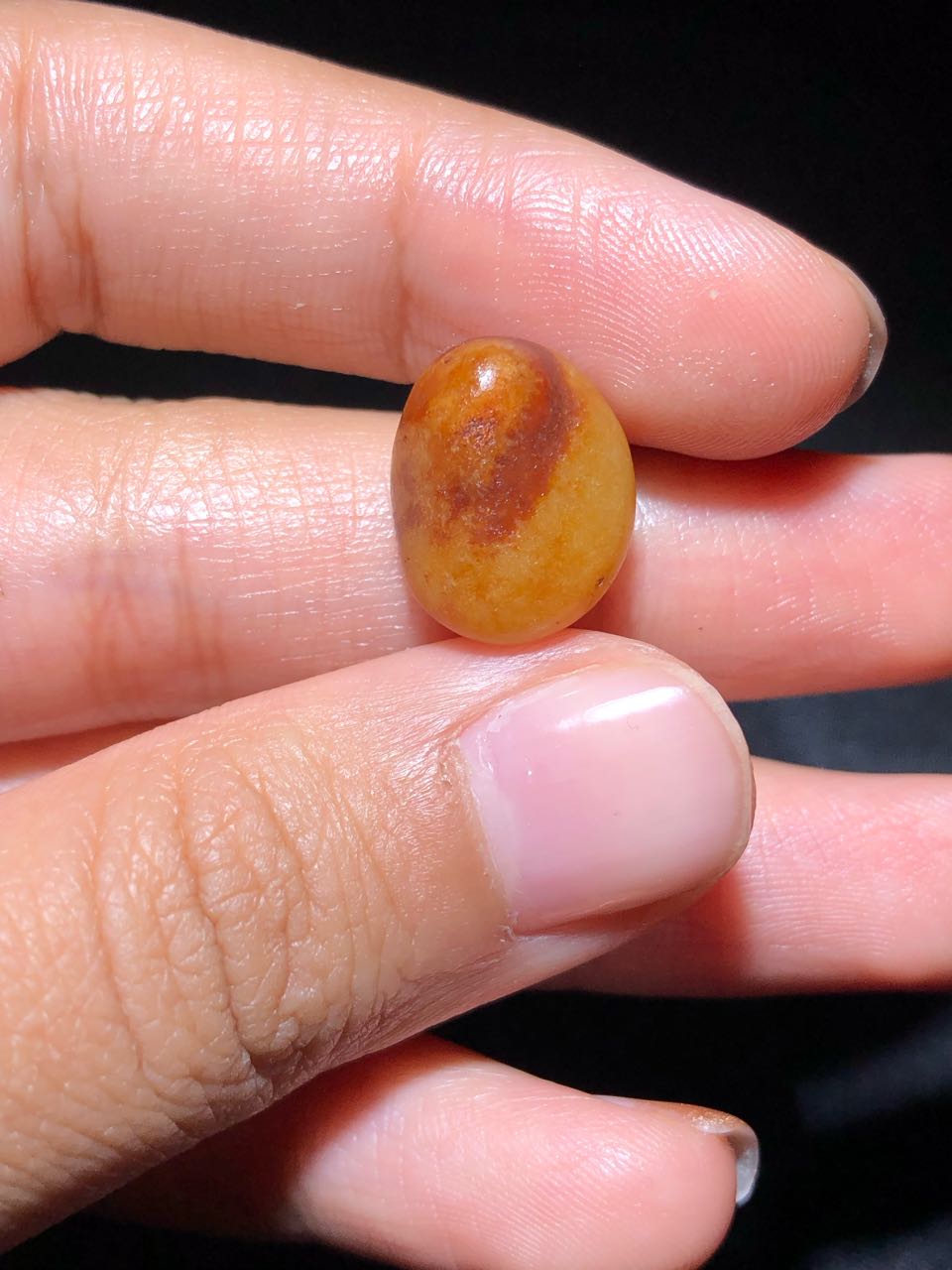 和田玉-洒金白肉籽料