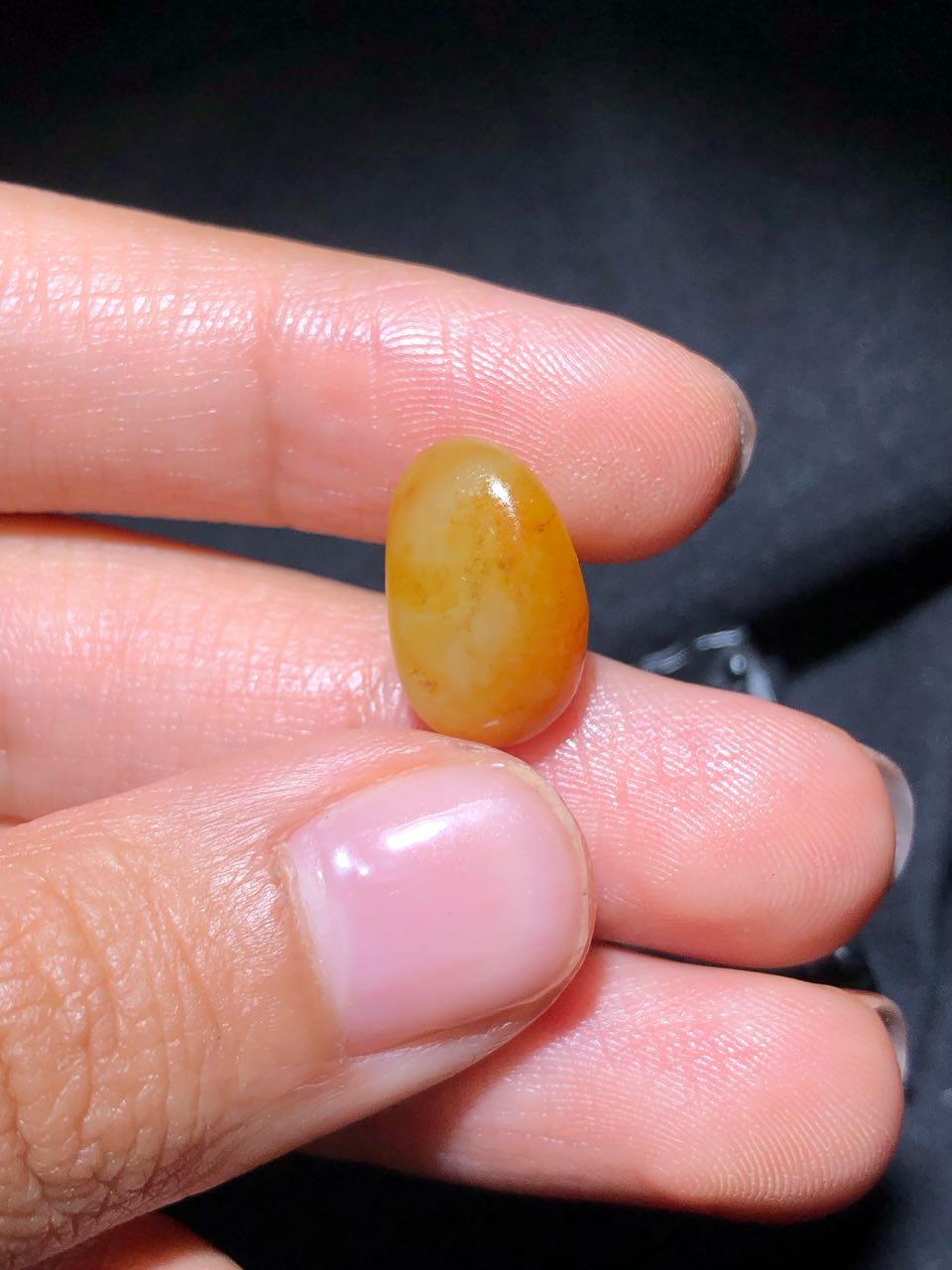 和田玉-洒金皮白肉籽料原石