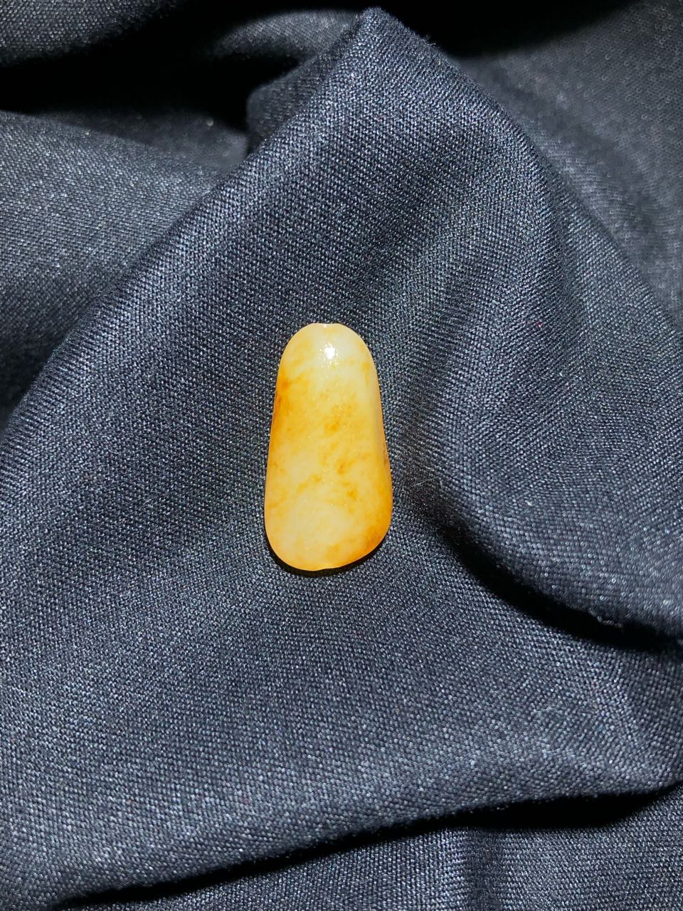 和田玉-洒金皮白肉籽料原石