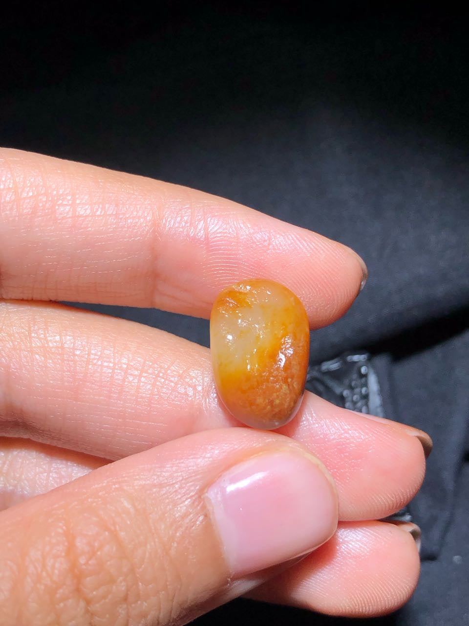 和田玉-黄皮白肉籽料原石