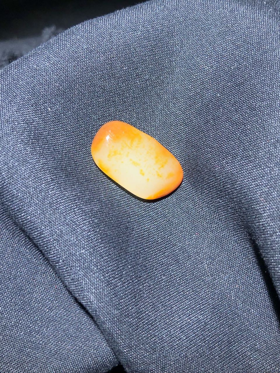 和田玉-红皮白肉籽料