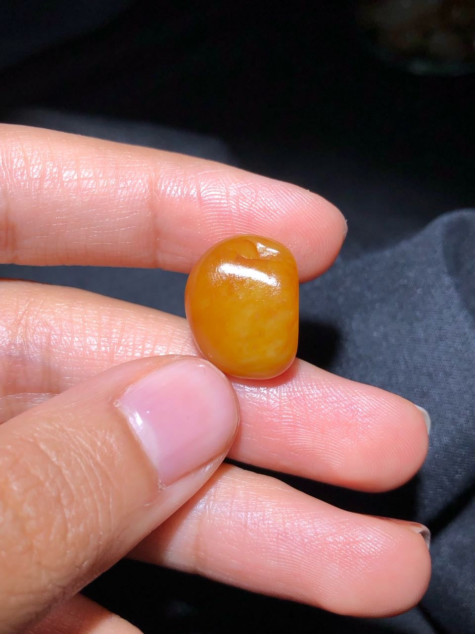 和田玉-洒金皮白肉籽料原石