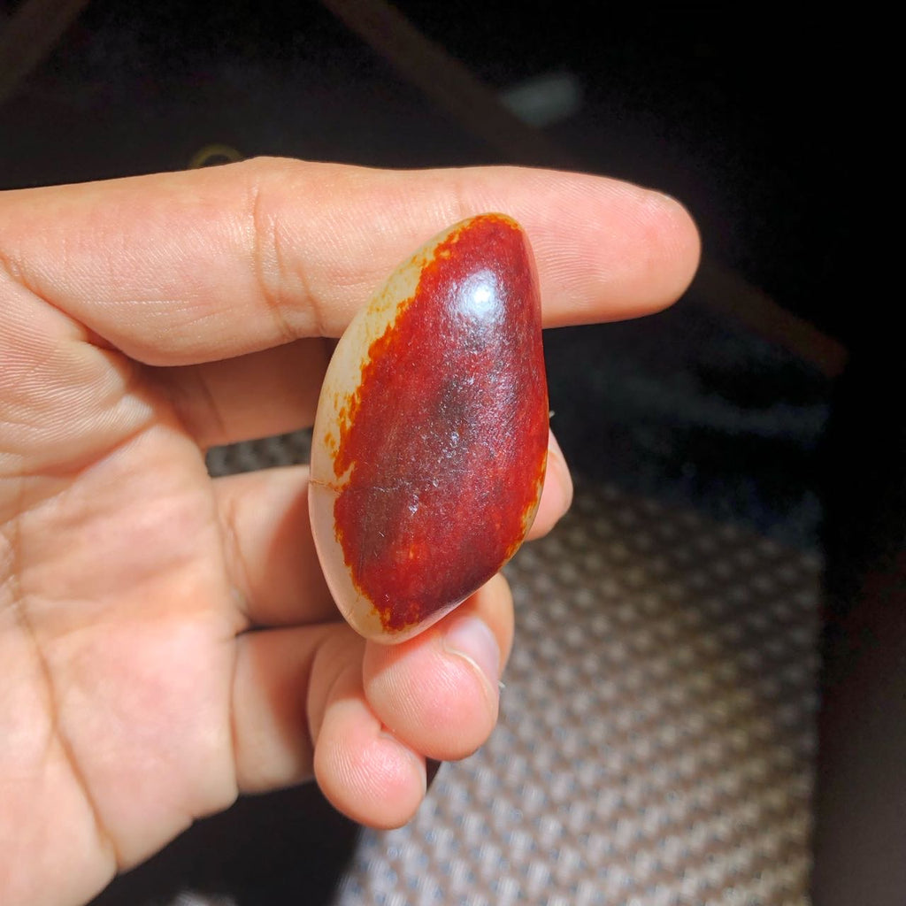 和田玉-红皮白肉籽料原石