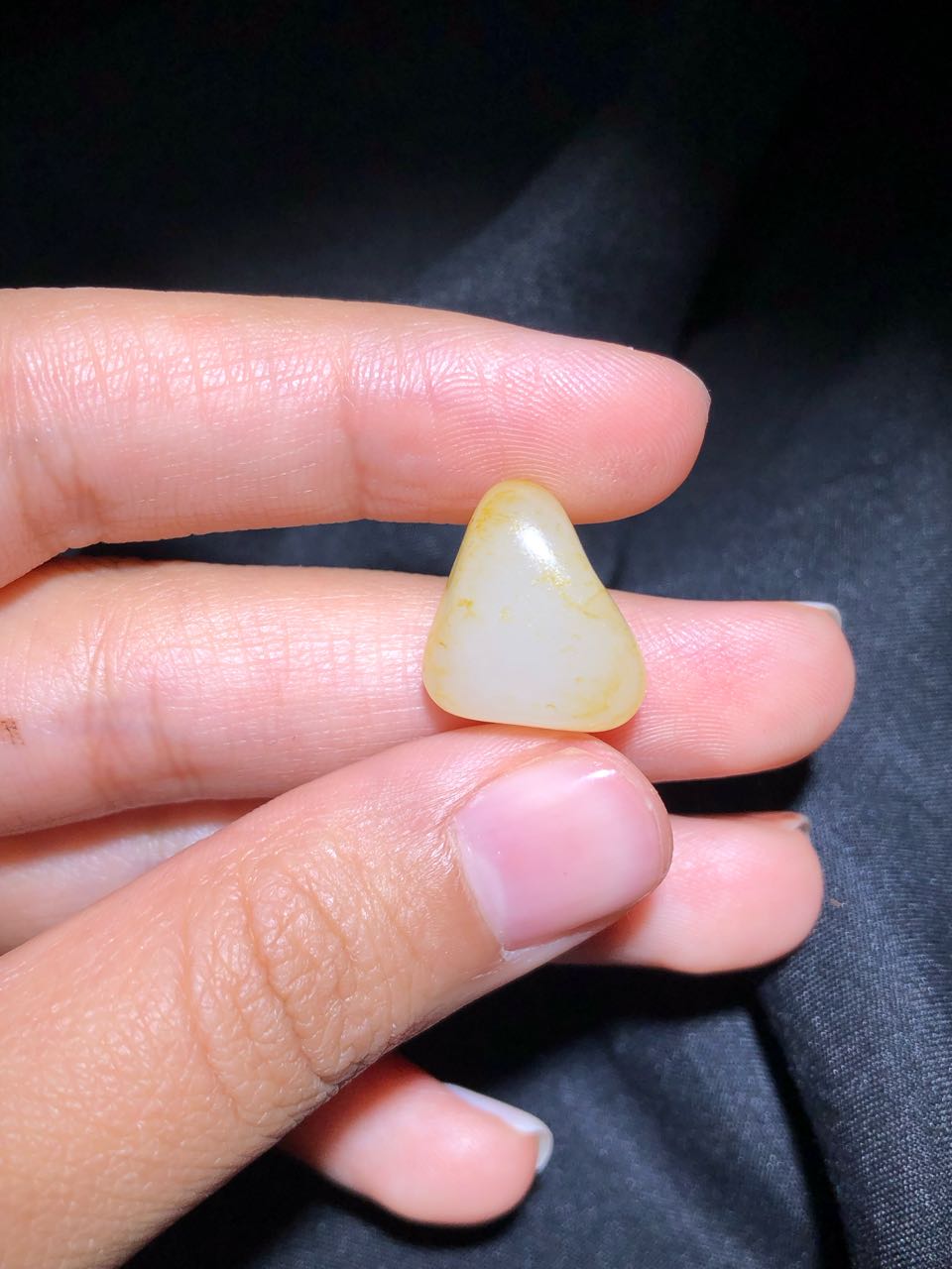 和田玉-洒金皮白肉籽料原石