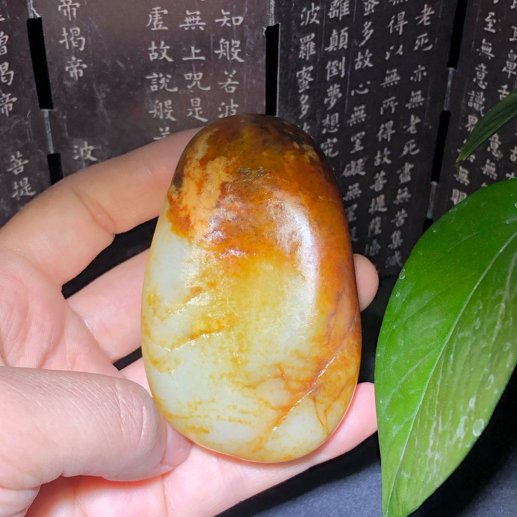 和田玉-红皮白肉籽料原石