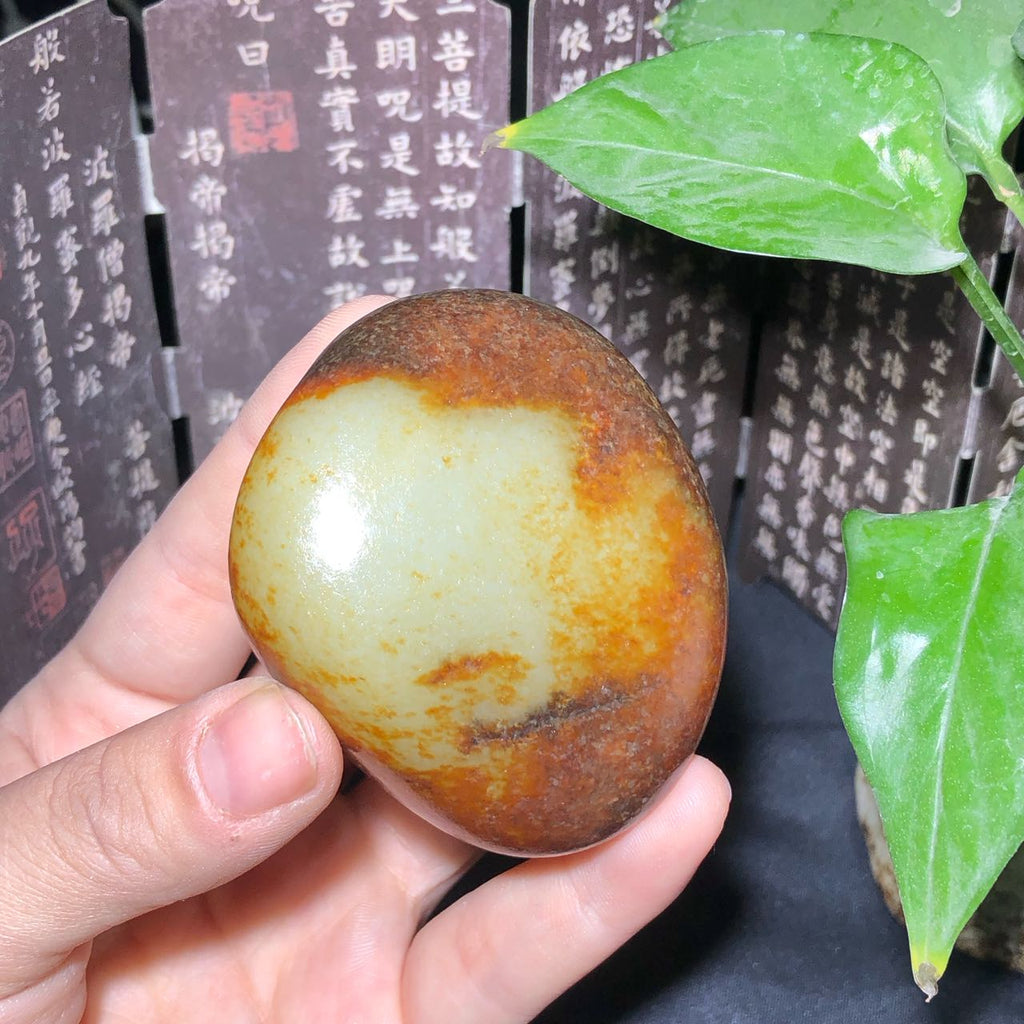 和田玉-红皮白肉籽料原石