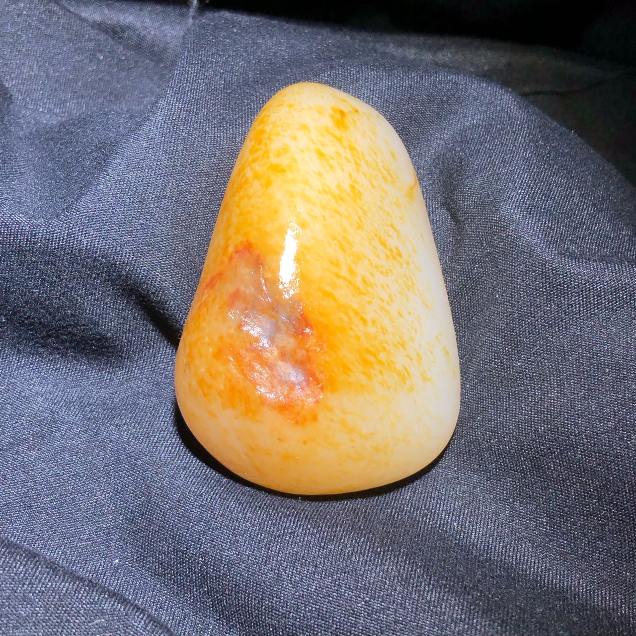 和田玉-洒金皮白肉籽料原石