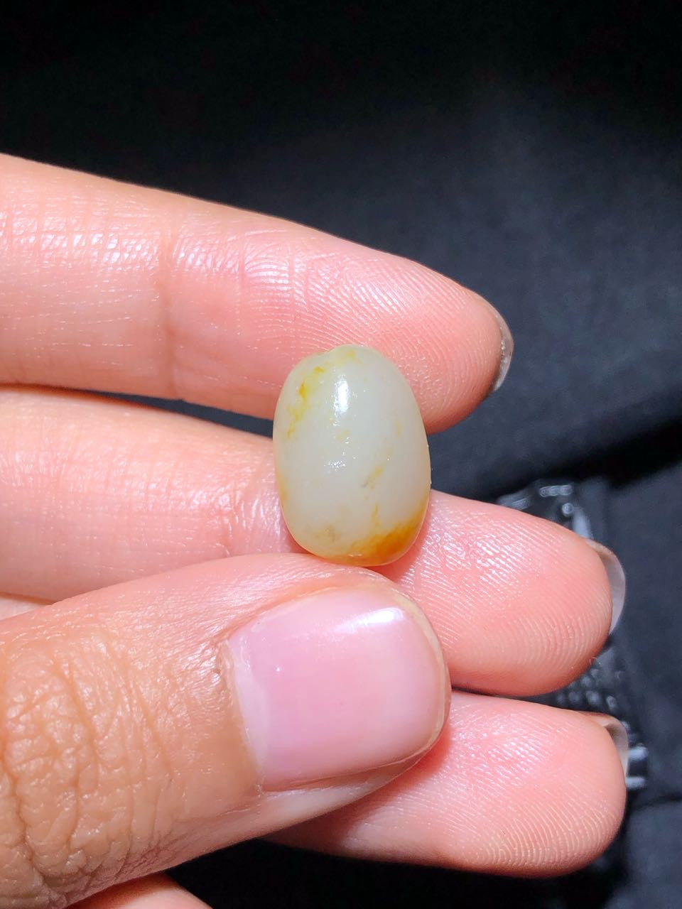 和田玉-洒金皮白肉籽料原石