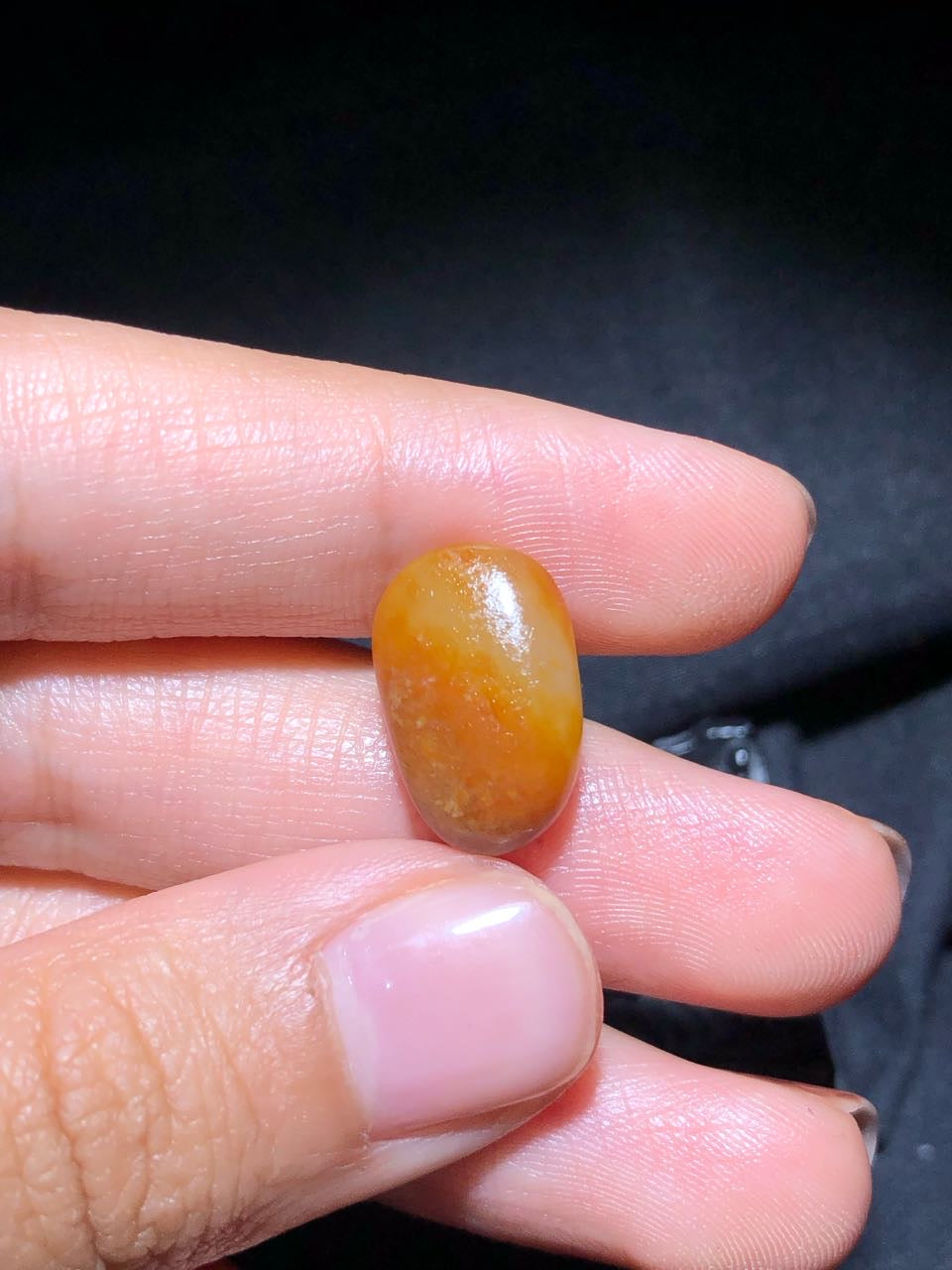 和田玉-黄皮白肉籽料原石