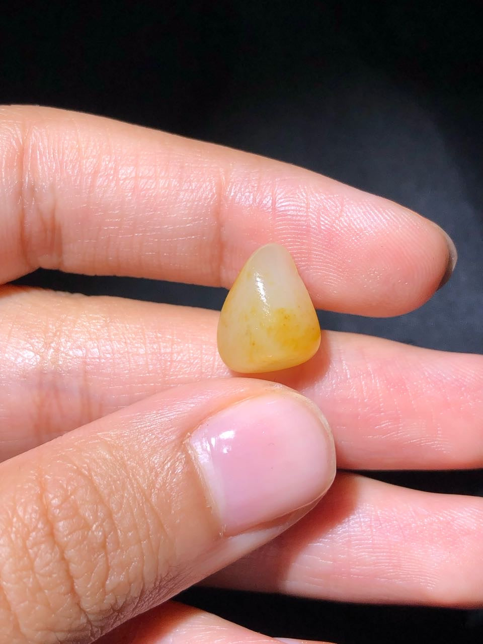 和田玉-洒金白肉籽料