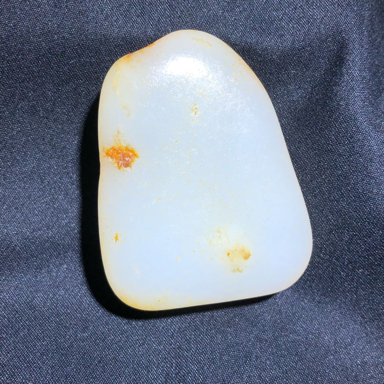 和田玉-洒金皮白肉籽料原石