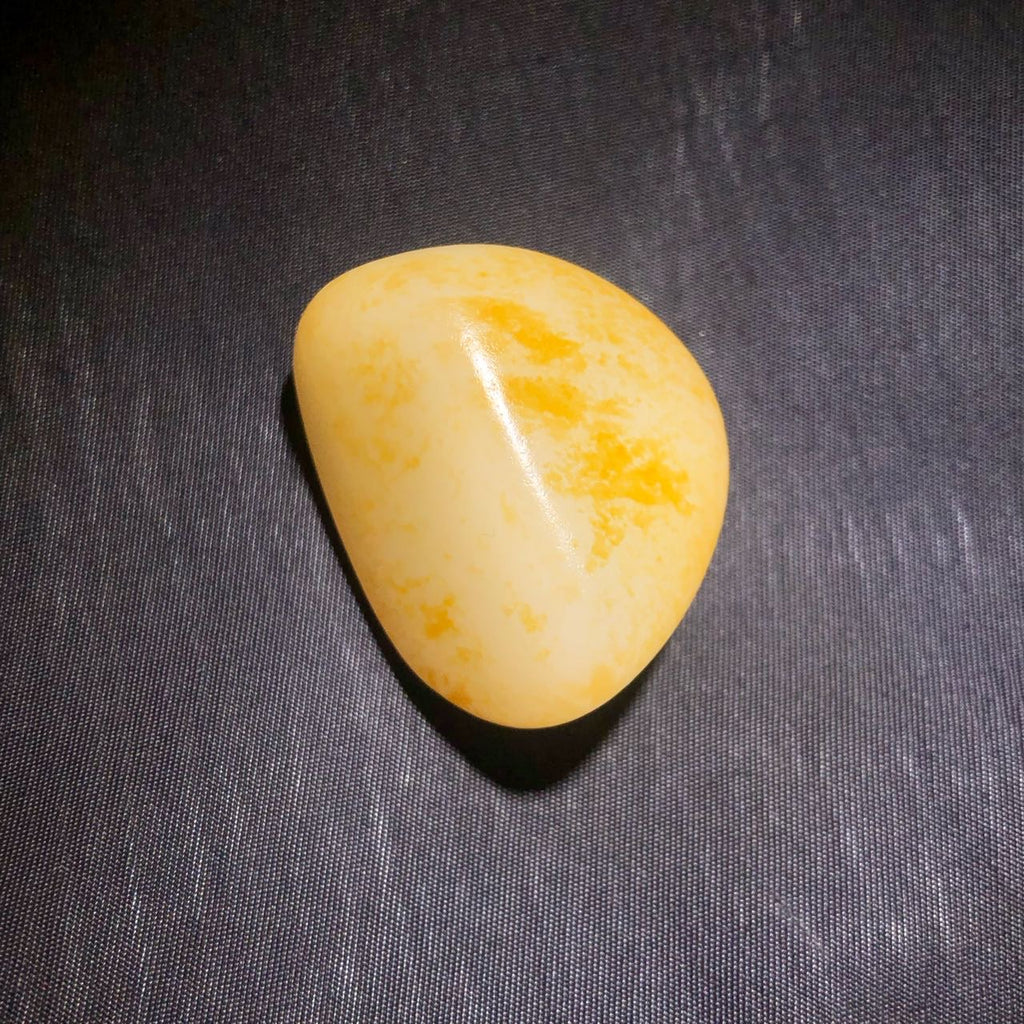 和田玉-洒金皮白肉籽料原石