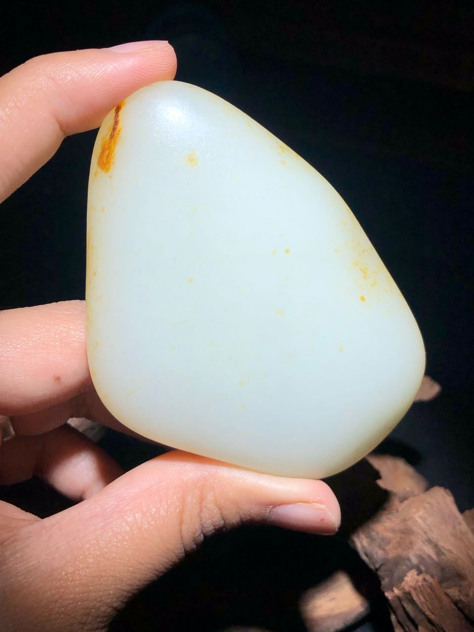 和田玉-洒金皮白肉籽料原石手把件