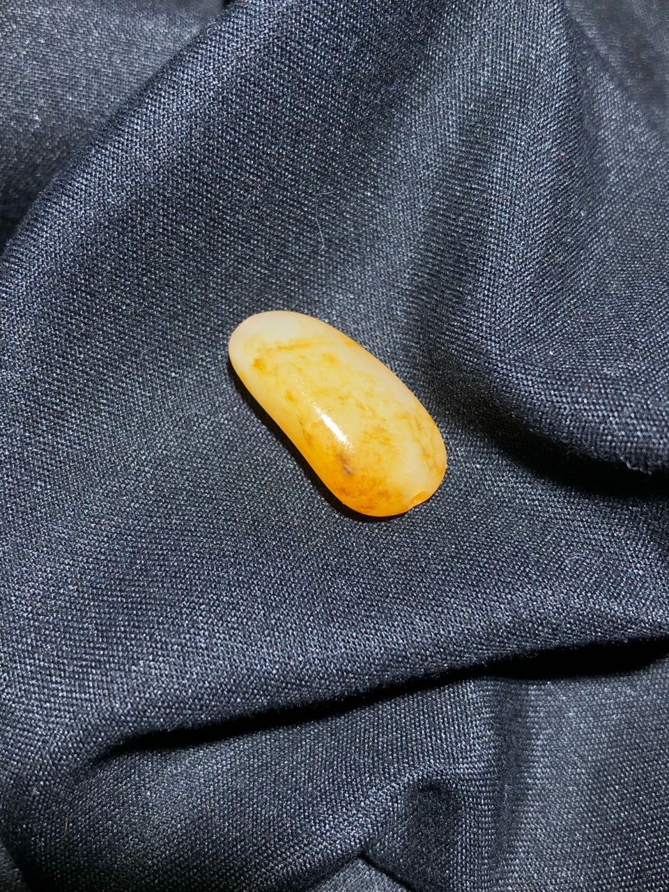 和田玉-洒金皮白肉籽料原石