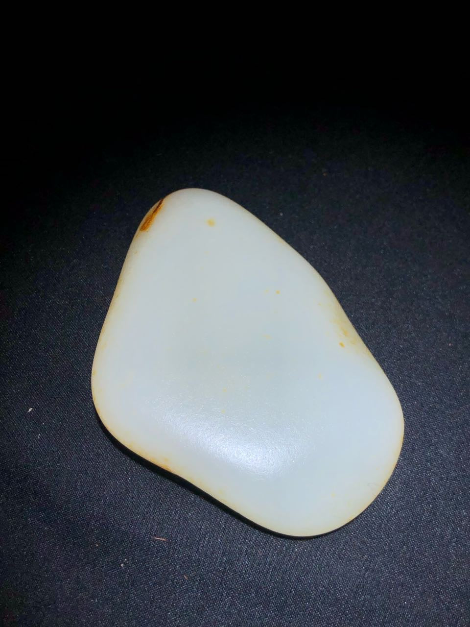 和田玉-洒金皮白肉籽料原石手把件