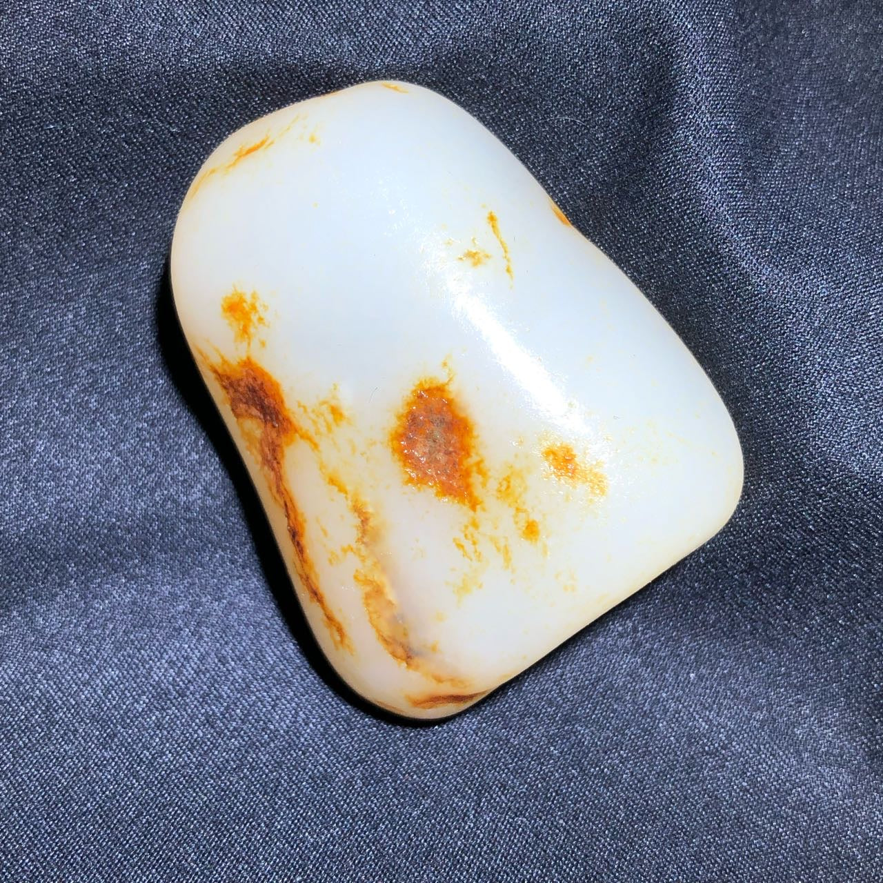 和田玉-洒金皮白肉籽料原石