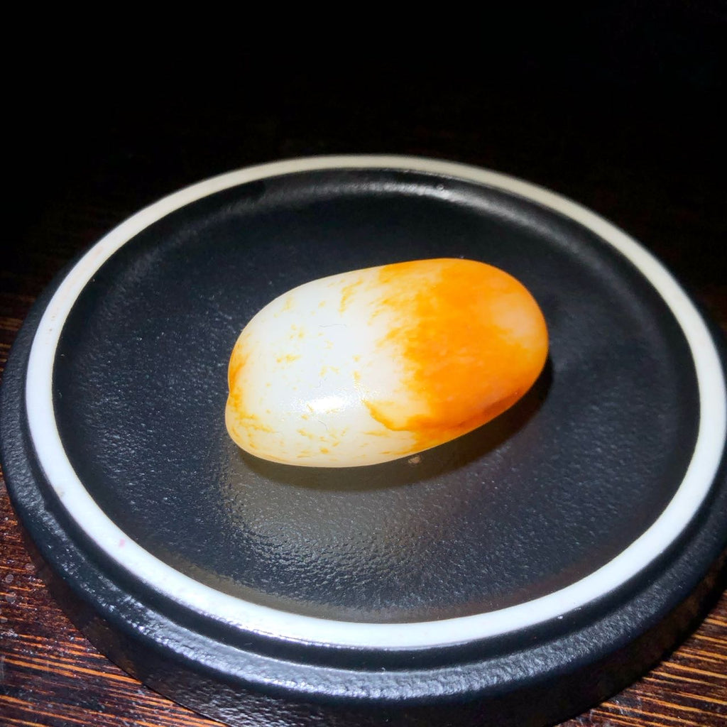和田玉-红皮白肉籽料原石