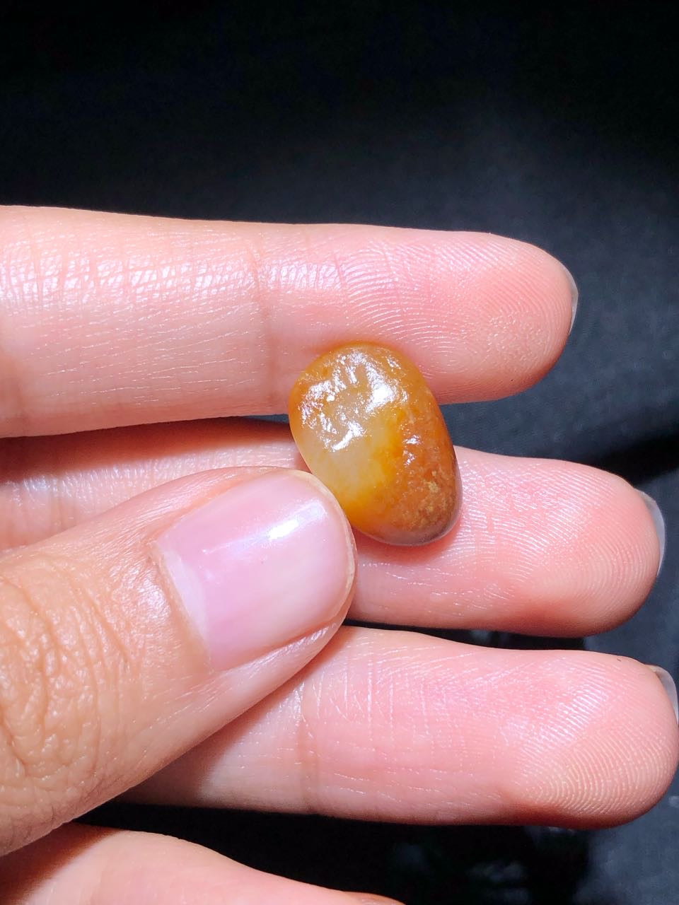 和田玉-黄皮白肉籽料原石