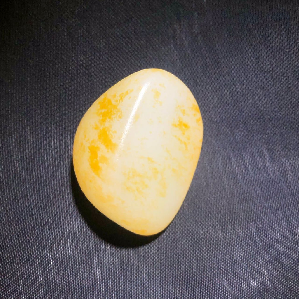 和田玉-洒金皮白肉籽料原石