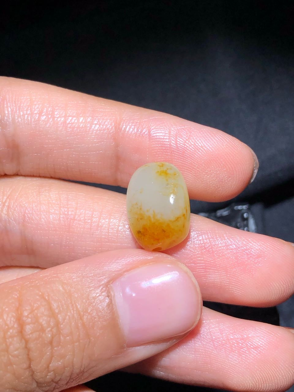 和田玉-洒金皮白肉籽料原石