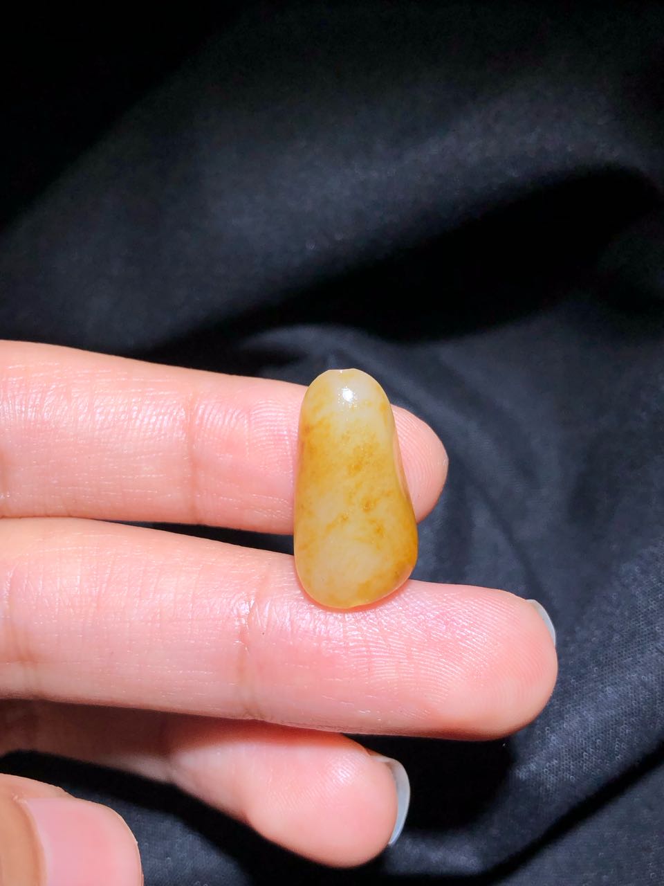 和田玉-洒金皮白肉籽料原石