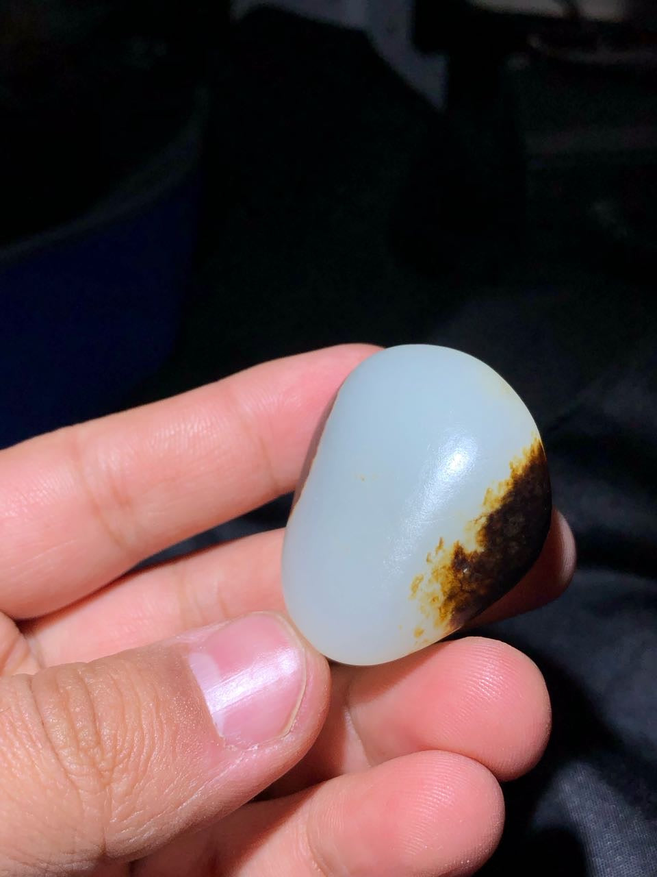 和田玉-双面聚黑皮白肉籽料原石
