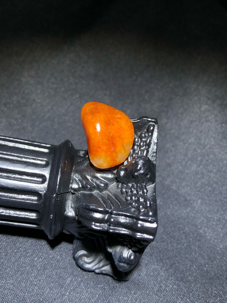 和田玉-洒金皮白肉籽料原石