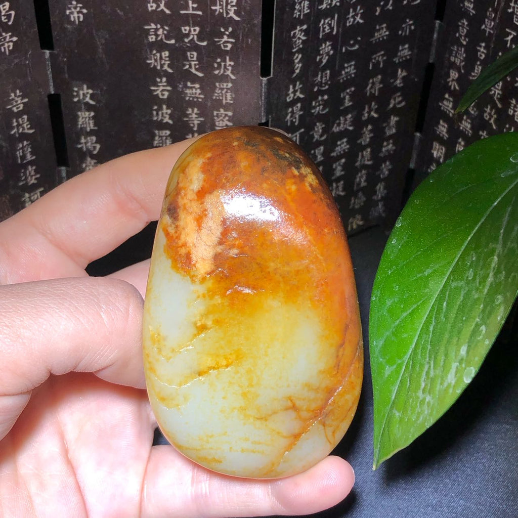 和田玉-红皮白肉籽料原石