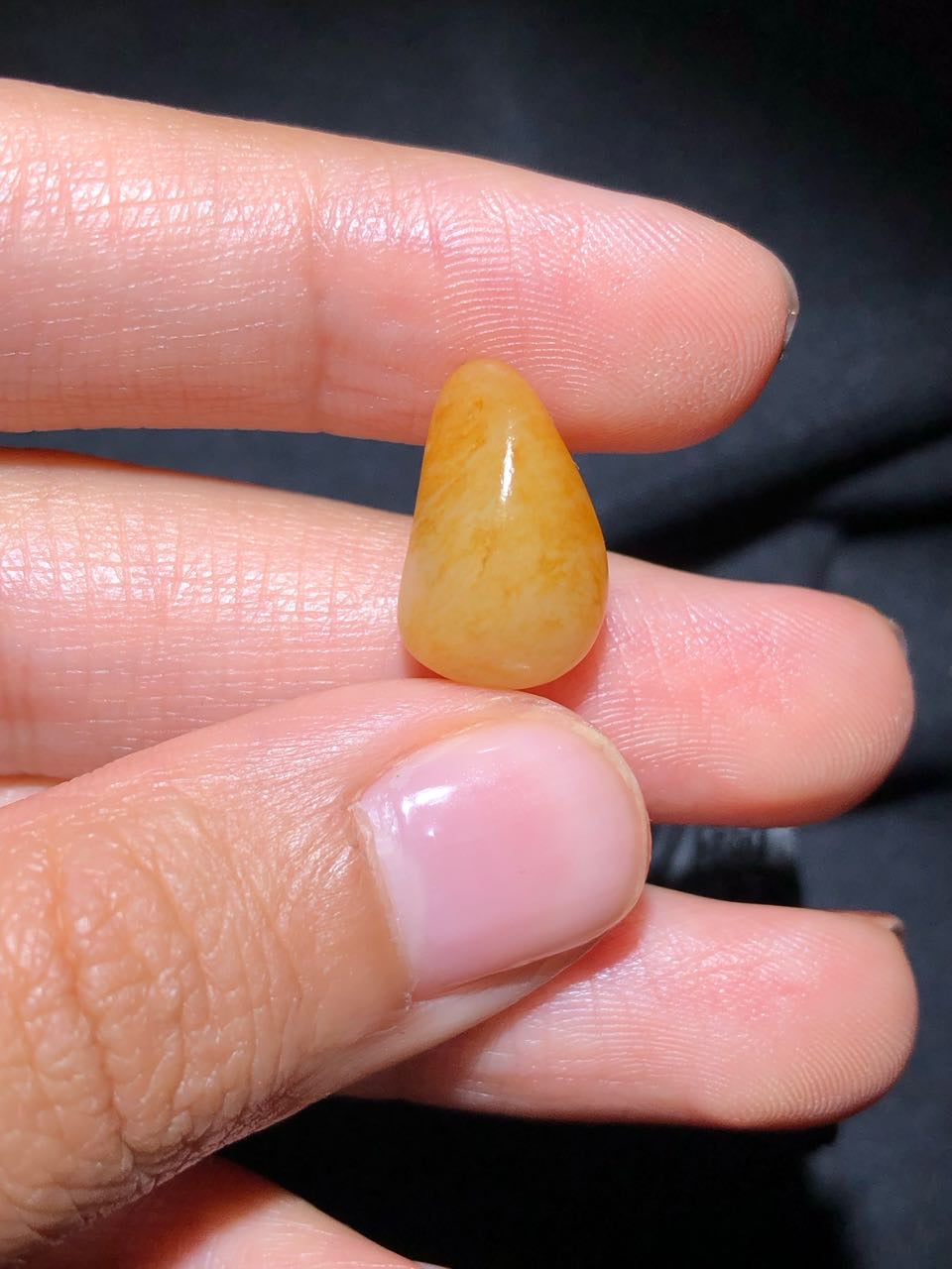 和田玉-洒金皮白肉籽料原石