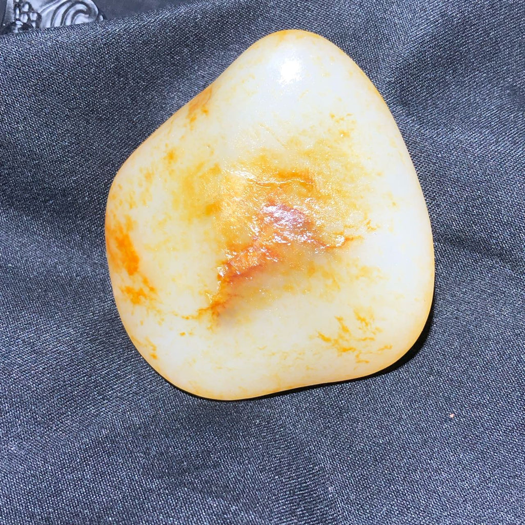 和田玉-洒金皮白肉籽料原石
