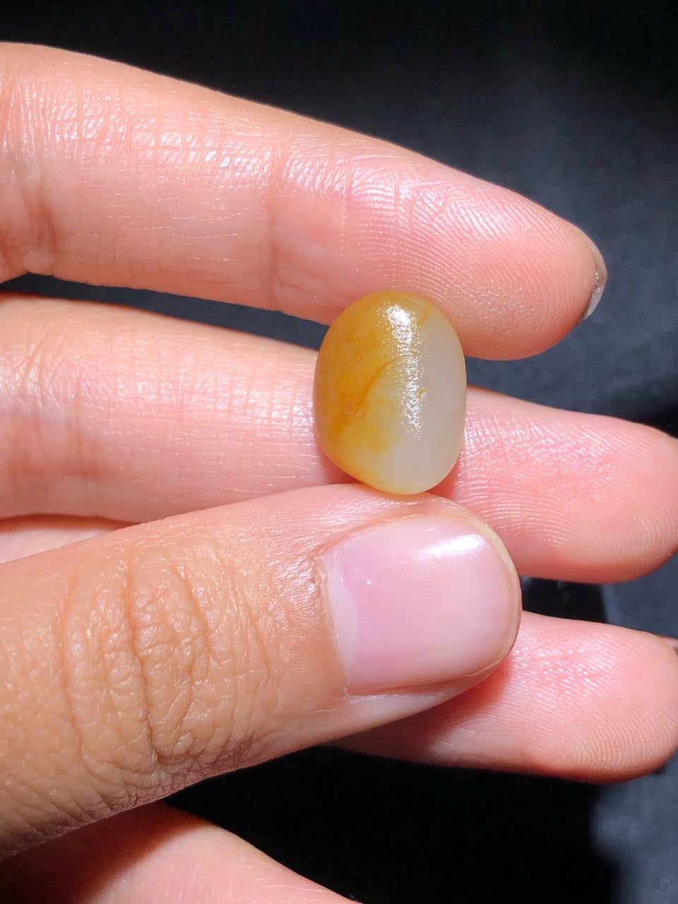 和田玉-洒金白肉籽料