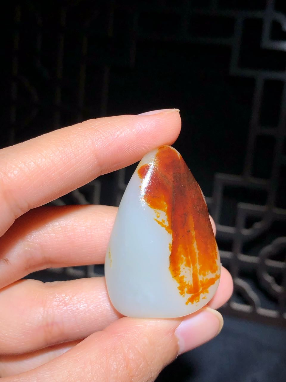 和田玉-红皮白肉籽料原石