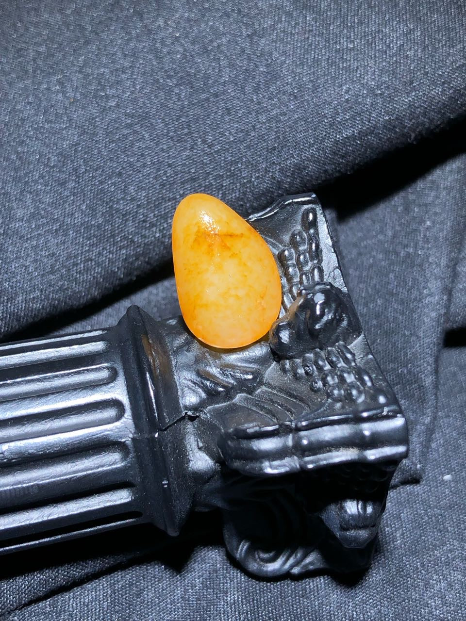 和田玉-黄沁籽料原石