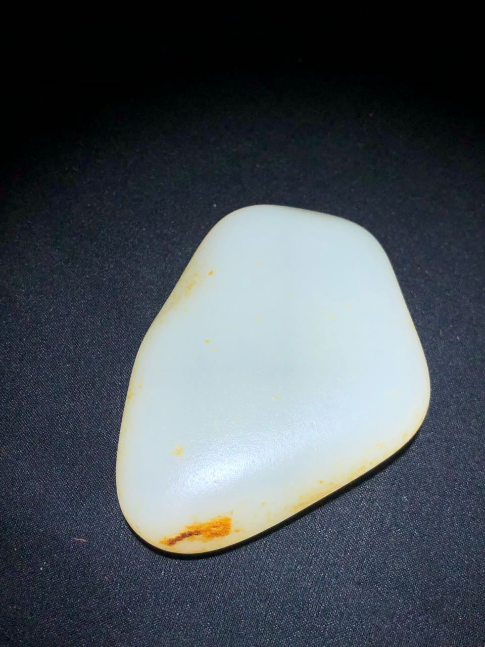 和田玉-洒金皮白肉籽料原石手把件