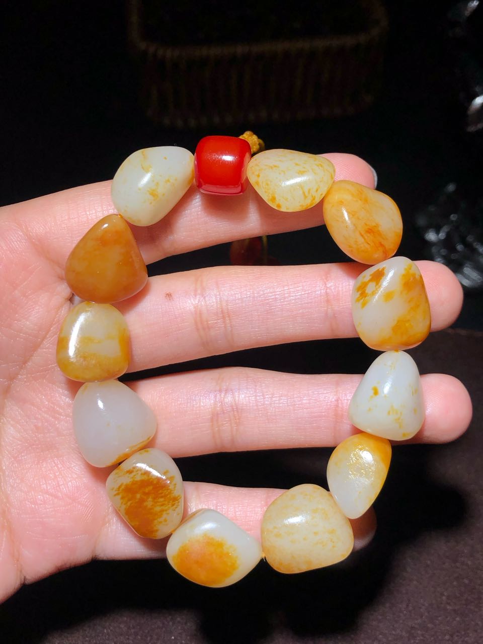 和田玉-洒金籽料【精品原石手串】