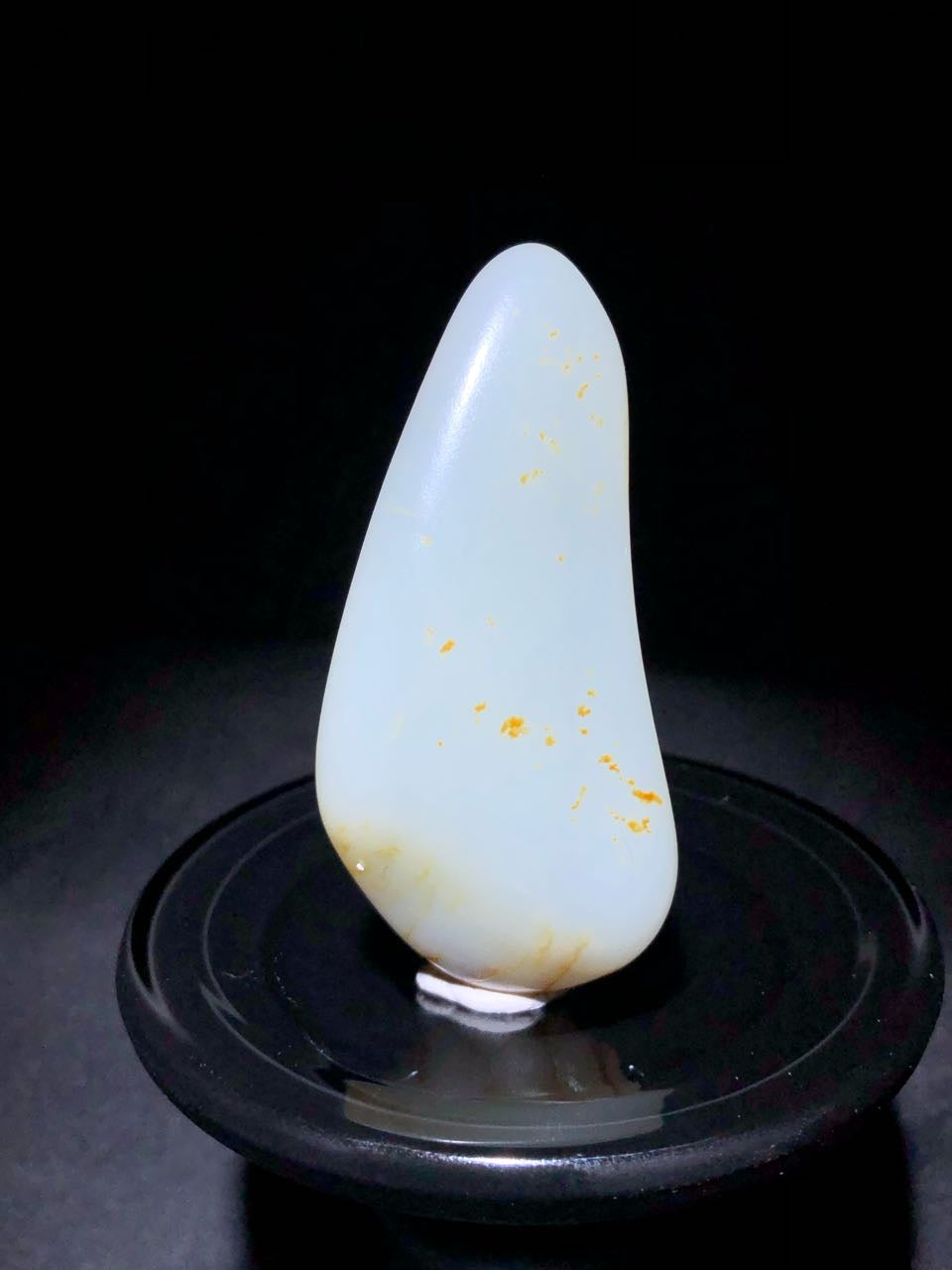 和田玉-红皮白肉籽料原石
