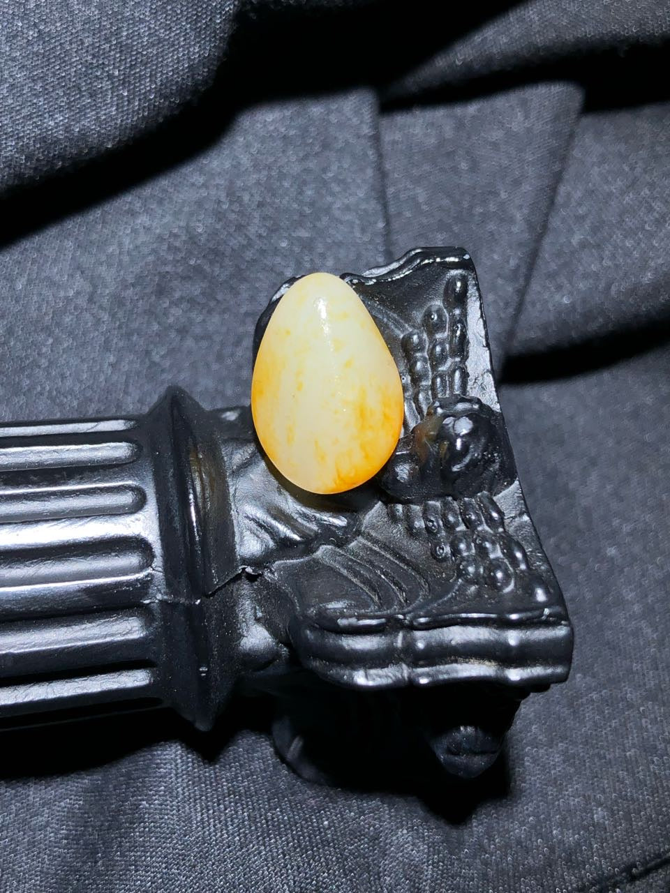 和田玉-洒金白肉籽料