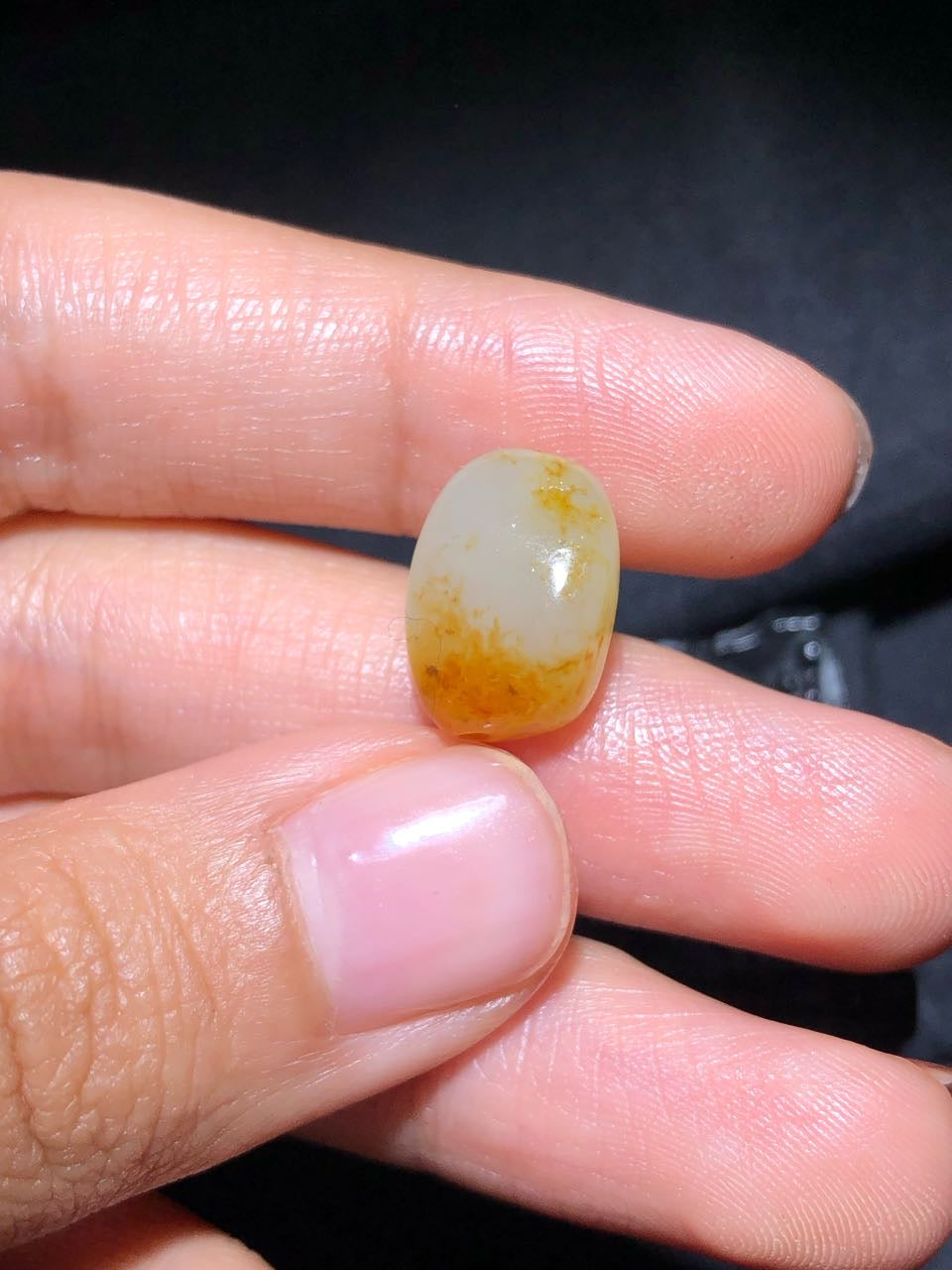和田玉-洒金皮白肉籽料原石