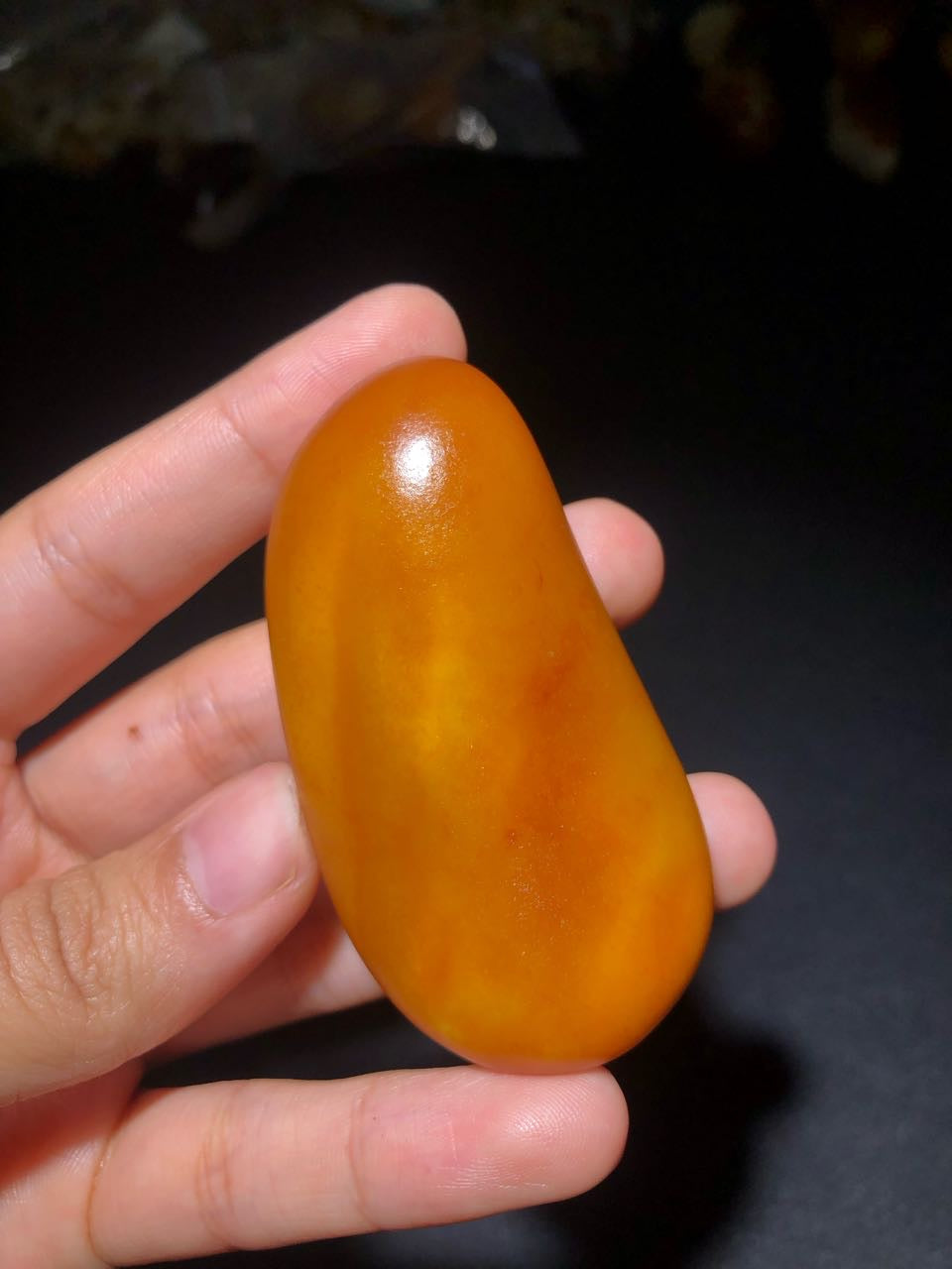 和田玉-满红沁籽料原石