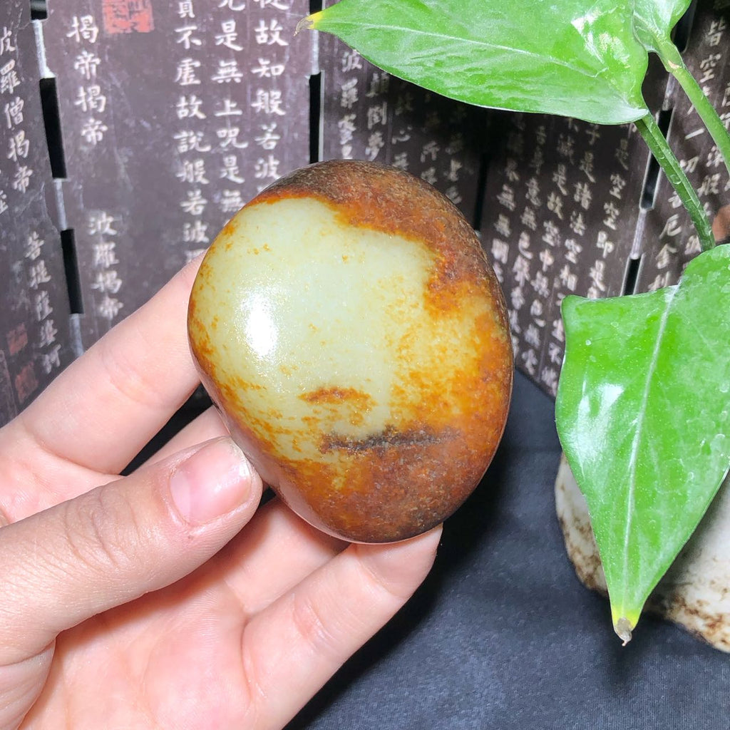 和田玉-红皮白肉籽料原石
