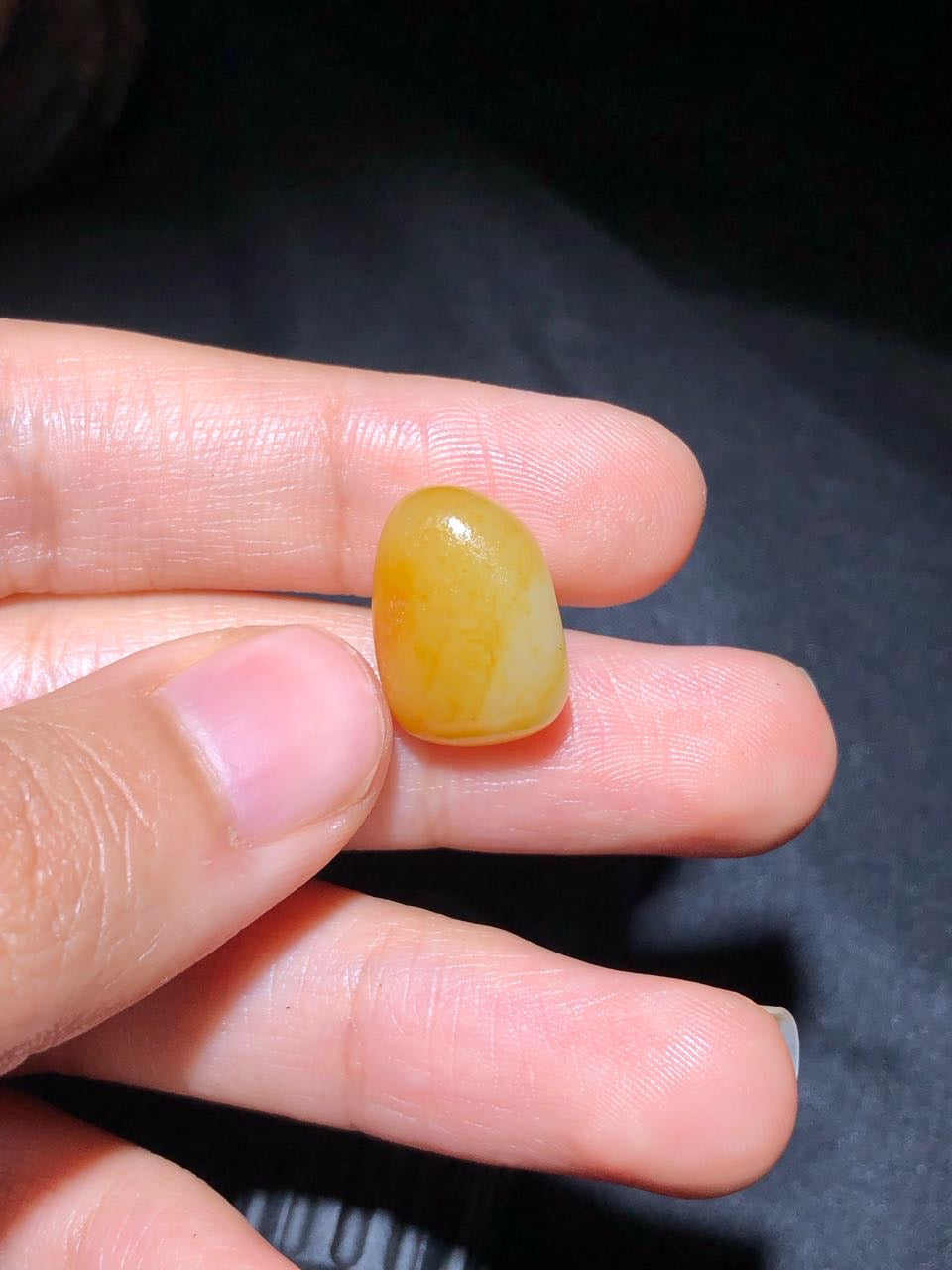 和田玉-洒金皮白肉籽料原石