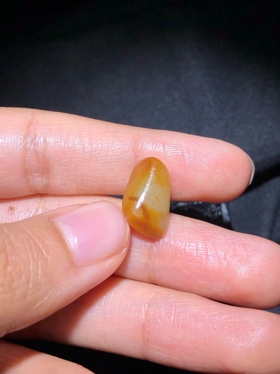 和田玉-洒金白肉籽料
